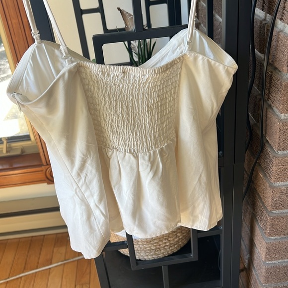 Brand new DYNAMITE top. - Picture 2 of 2